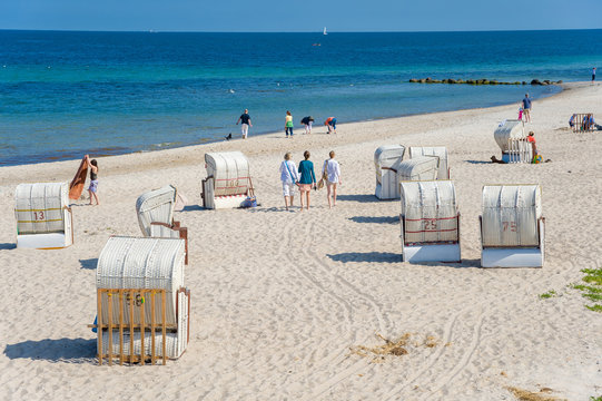 Strand und Strandk&ouml;rbe in Dahme