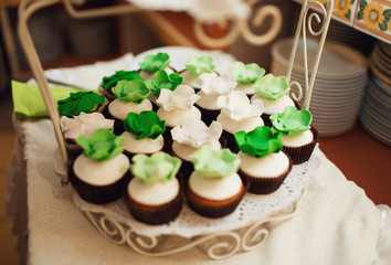 Sweet table on green wedding theme