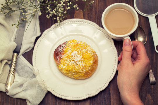 portuguese traditional bread pao de deus