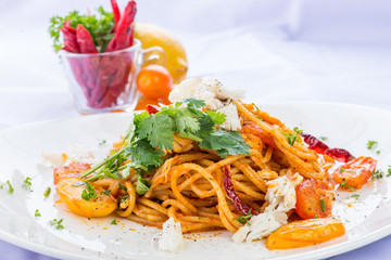 Spaghetti tomato sauce crab - Thai style