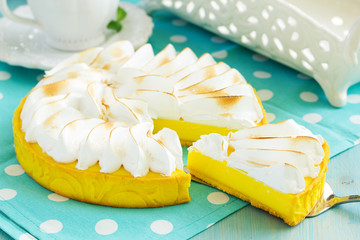 lemon pie with meringue