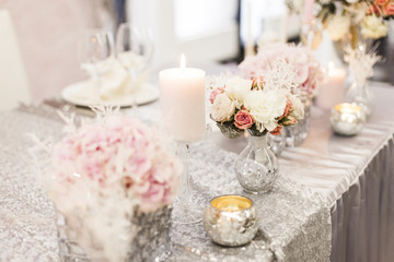 Fototapeta na wymiar flower decorations for holidays and wedding dinner