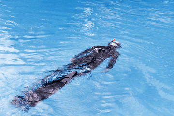 Obraz premium Free diving training on swimming pool