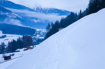 Fototapeta na wymiar Winter in Alps 
