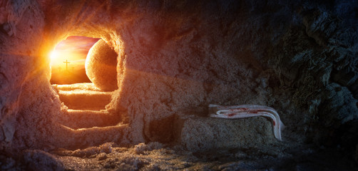 Obraz premium Tomb Empty With Shroud And Crucifixion At Sunrise - Resurrection Of Jesus 