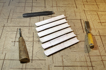 fragments skirting for floor ceramic tiles. Chisels to dismantle