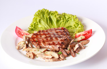 steak with mushrooms and herbs 