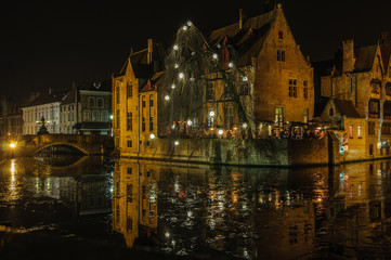 Fototapeta na wymiar Romantic night scenery in Bruges, Belgium