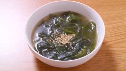 わかめスープ