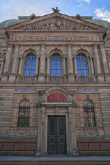 Fototapeta na wymiar view of the old building in St. Petersburg