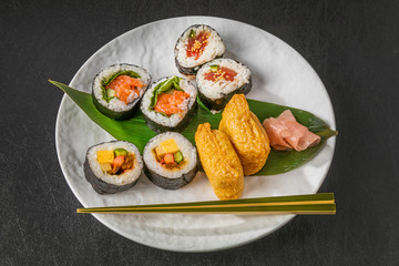 巻き寿司 Rolled sushi 