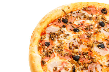 Delicious classic italian Pizza with spicy chicken, mushrooms and cheese.