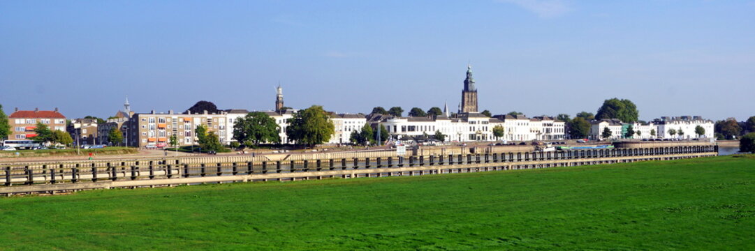 ZUTPHEN ( Niederlande ) - Stadtpanorama
