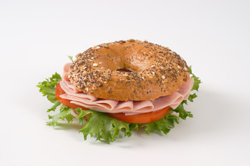 bagel sandwich with ham