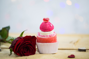 kleine Torte zum Valentinstag