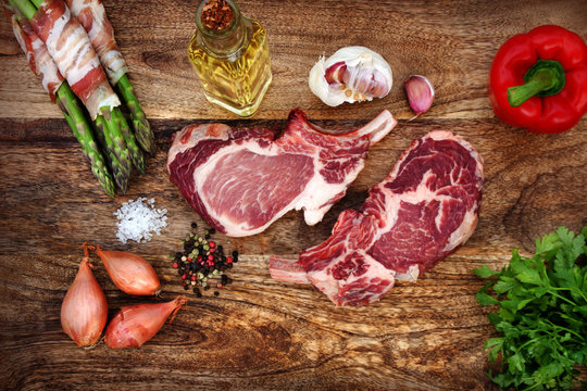 Pork chops with ingredients