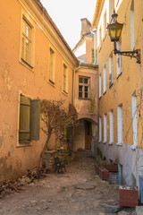 Obraz premium Decayed old European street corner 