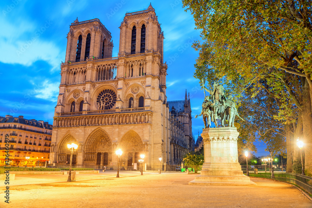 Wall mural the cathedral of notre dame de paris, france