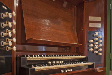 Deutschherrnkapelle Saarbrücken, älteste Kirche Saarbrückens, Johann-Christian-Bach-Orgel