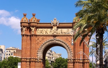 Fototapeta na wymiar L'arc de triomphe, Barcelone.