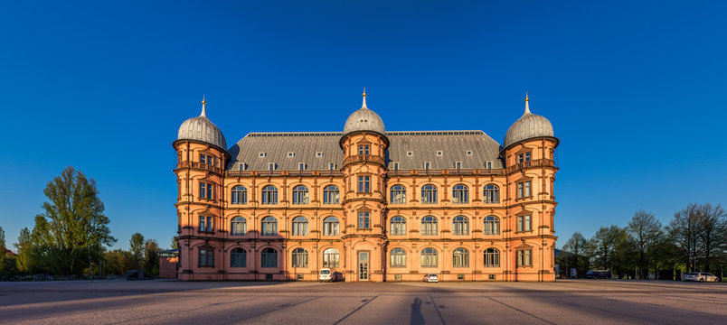 Schloss Gottesaue im Abendlicht, Karlsruhe