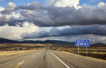 Welcome to Idaho highway sign - obrazy, fototapety, plakaty