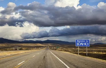 Foto op Plexiglas Welcome to Idaho highway sign © RbbrDckyBK