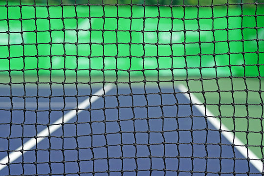 net in tennis court