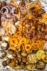 Mixed meat with vegetables