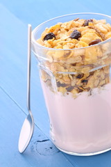 Berries yogurt parfait