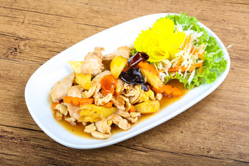 Chicken with pineapple and cahew nuts