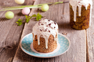 Easter cake and colorful eggs