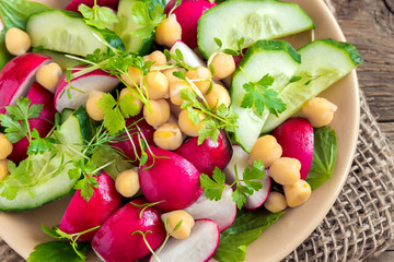 chickpea and vegetables salad