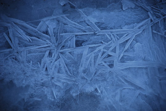 Zakarzniete jezioro