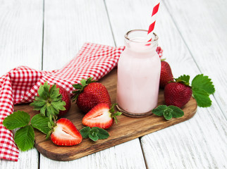 yogurt with fresh strawberries