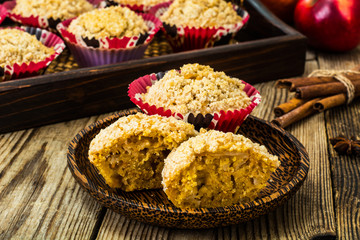 Flavored muffins with pumpkin and apple