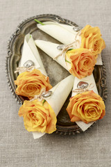 How to make lovely present for wedding guests with roses