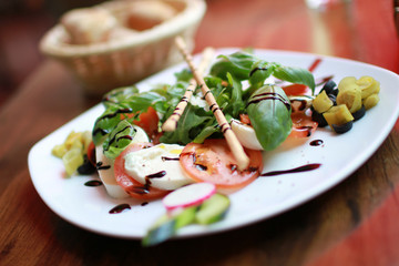 Tomate Mozarella Salat