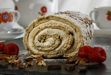 Pecan-Toffee Roulade