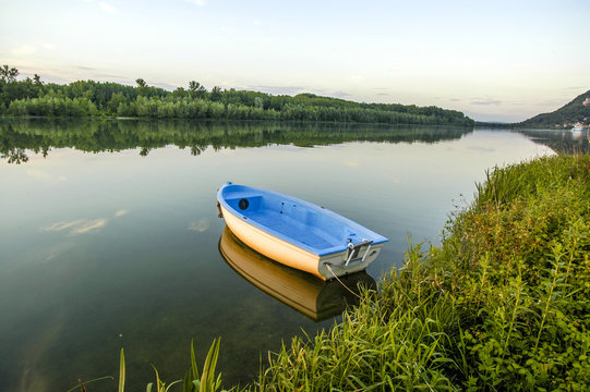 Danube side-arm Greifenstein, blue boat, Austria, Lower Austria,