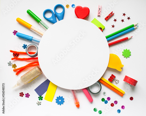 "Round frame. Stationery on the white background." Immagini e ...