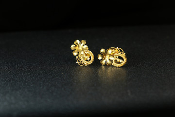 Ear Studs Gold