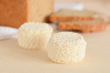 ziegenkäse und  brot