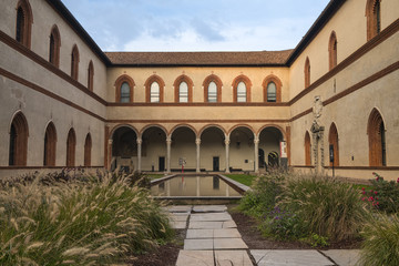 Fototapeta na wymiar Milan (Italy): the castle a courtyard