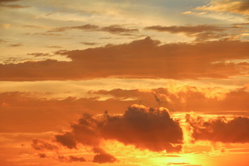 Fototapeta na wymiar Sunset in sky and cloud, beautiful colorful twilight time 