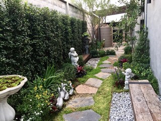 Garden and walkway decoration design around home building