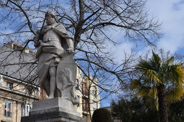 Fototapeta premium Estatua de un soldado medieval.
