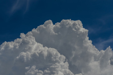 weisse grosse wolke am himmel