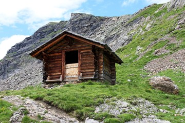 Holzhütte im Hochgebirge
