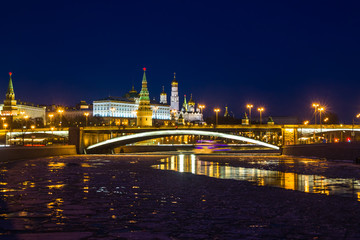 Evening Moscow. View of the Kremlin and Big Stone bridge.
